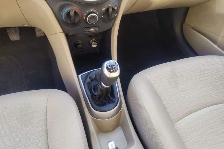 Used Hyundai Verna (older generation) 2014 1.4L Manual Smart GLS Trim