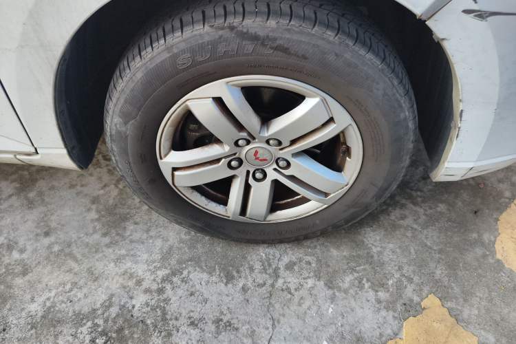 Used Wuling Hongguang PLUS 2019 1.5T Manual Comfort Version 7 Seats
