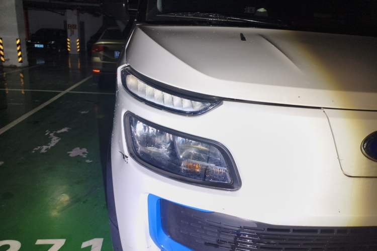 Used Karry Dolphin EV 2021 Upgraded Smart Enjoyment Model Right Front Headlight