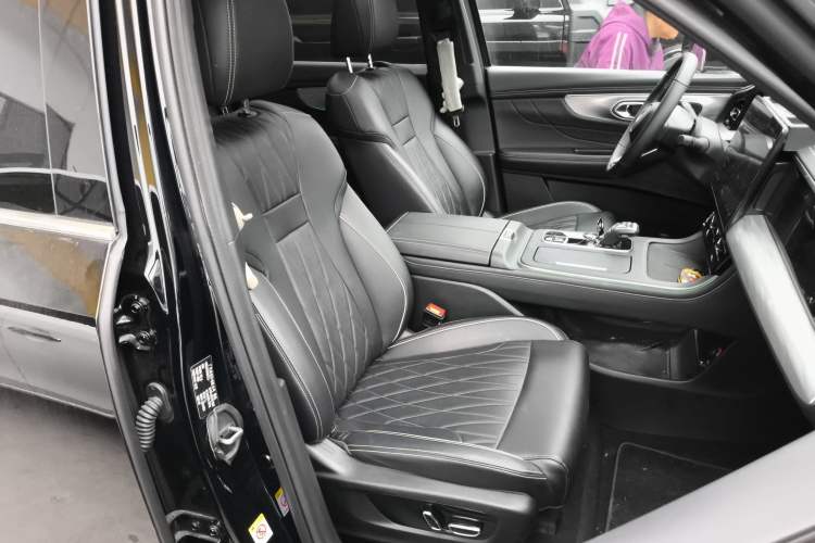 Used GAC Trumpchi GS8 2025 Linghang Series 2.0 TGDI Two-Wheel-Drive Luxury Edition 5 Seats