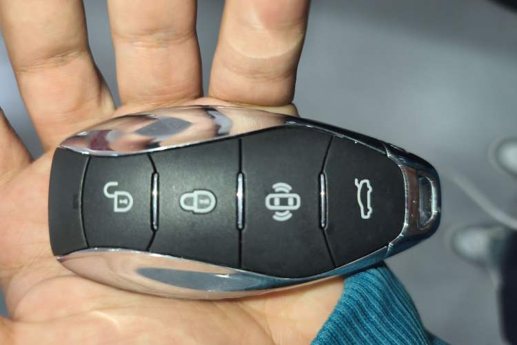 Used Hongqi HS3 PHEV 2025 Model PHEV 117km Jingwei PLUS Edition
