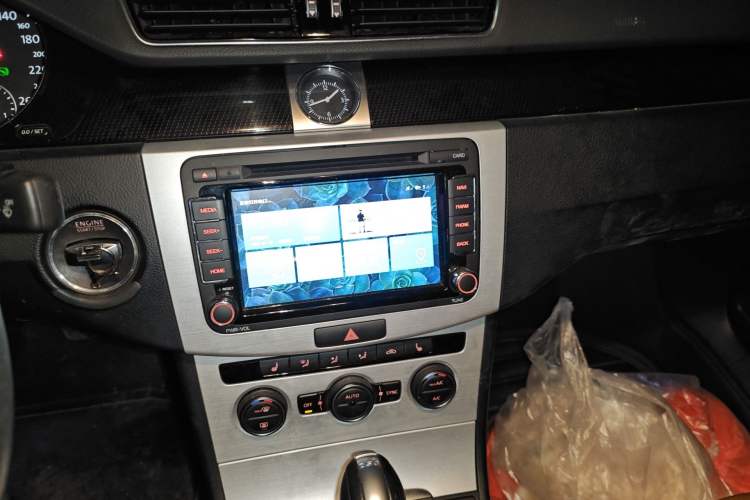 Used Volkswagen Magotan 2015 2.0 TSI Luxury Model Audio And AC Panel