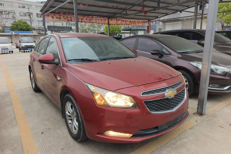 Used Chevrolet Cruze 2015 1.5L Classic SE AT Front Right 45 Deg