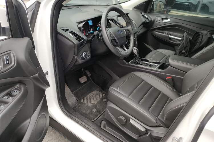 Used Ford Kuga 2019 EcoBoost 180 Two-Wheel-Drive Platinum Edition China VI Standard