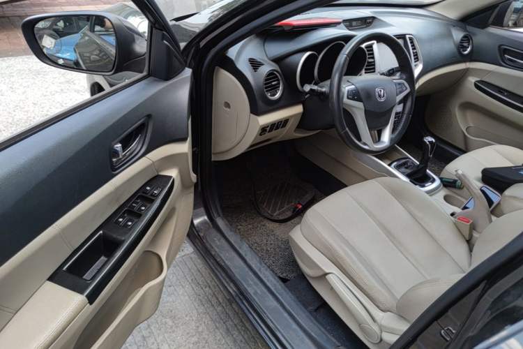 Used CHANGAN Eado 2014 1.6L Manual Luxury Model
