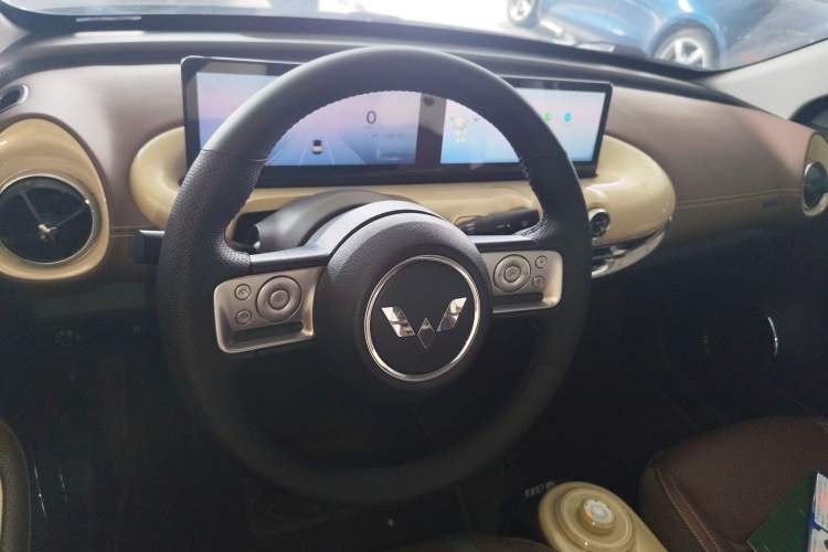 Used Wuling Bingo 2023 333 km Lingxi Connected+ Version

