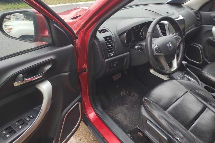 Used Changan CS35 2014 1.6L Automatic Luxury Model China IV Standard