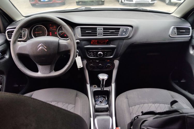 Used Citroen C3-XR 2017 1.6L Automatic Fashion Model Center Console