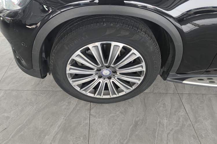 Used Mercedes-Benz GLC 2016 GLC 260 4MATIC Dynamic Edition Left Front Wheel Hub