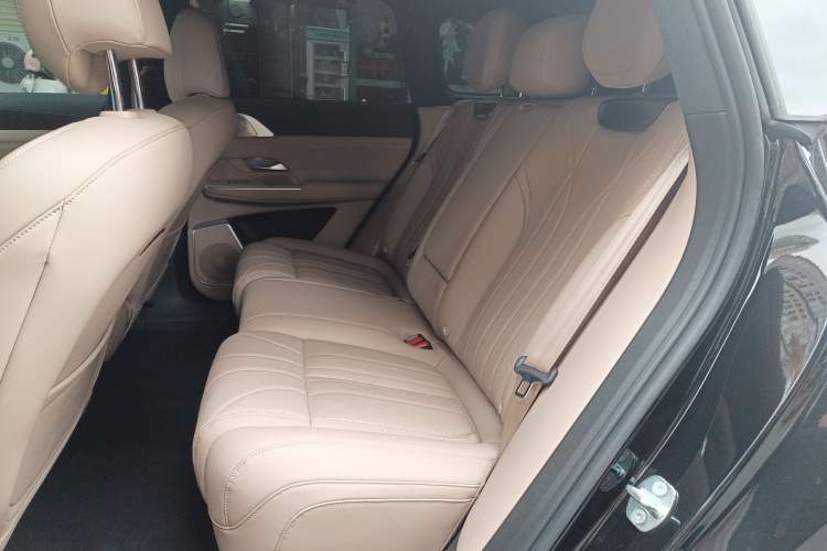 Used XPeng G9 2025 725 with Ultra-Long Range Max