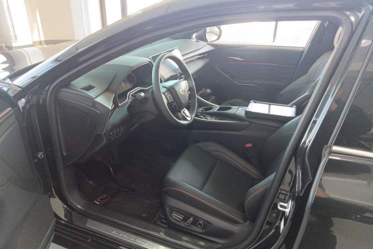 Used Toyota Avalon 2024 Dual-Engine 2.5L XLE Premium Edition
