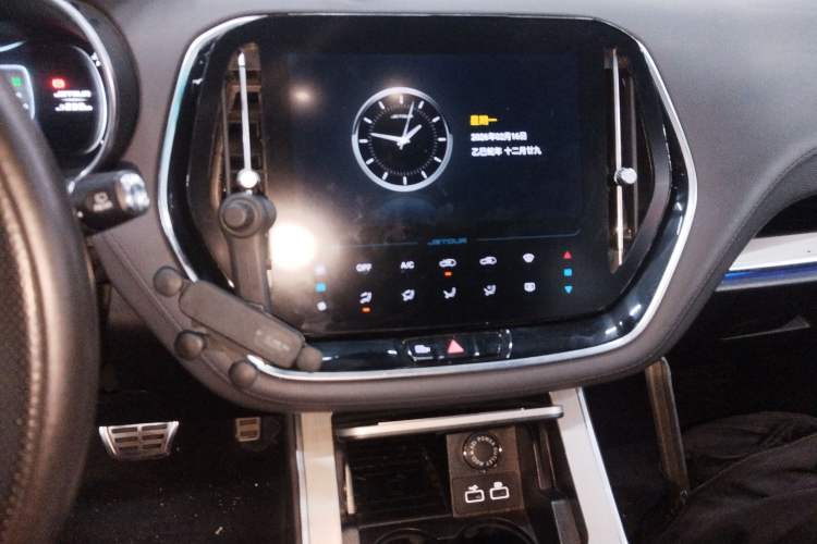 Used JETOUR X70 2020 1.5T DCT YueXing Edition 7-Seater
