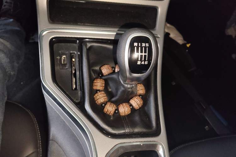 Used Geely Auto Emgrand GL 2017 1.8L Manual Elite Model Gear Lever