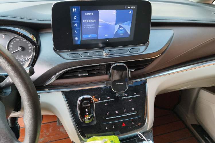 Used Buick GL8 2020 Land Cruiser Executive Class 652T Comfort Model Audio And AC Panel