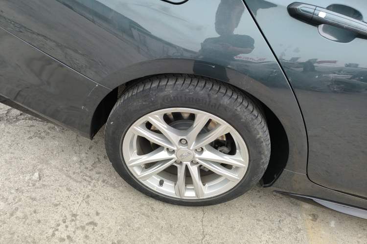 Used Cadillac CT4 2020 28T Fashion Edition Right Rear Wheel Hub