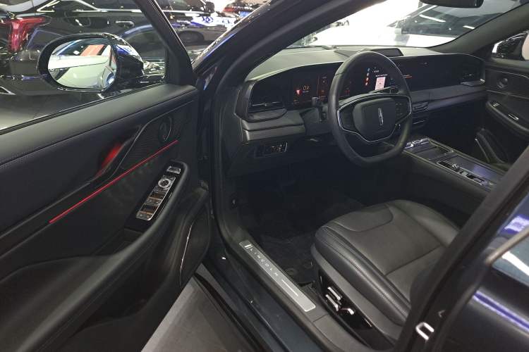 Used Lincoln Z 2022 iKoo Centennial Limited Edition Driver Seat