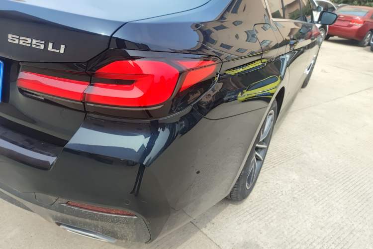 Used BMW 5 Series 2022 Second Facelift 525Li M Sport Package
