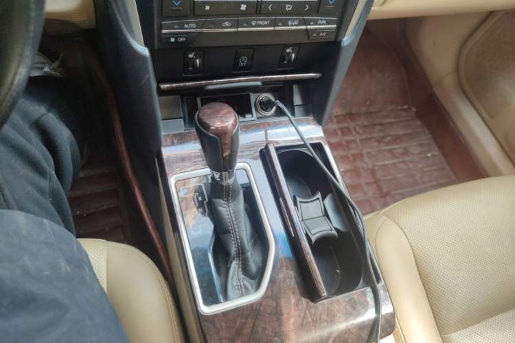 Used Toyota Camry 2016 2.0G 10th Anniversary Leading Edition
