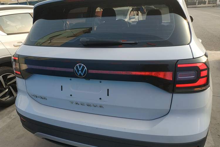 Used Volkswagen Tacqua 2020 1.5L Automatic Shang
