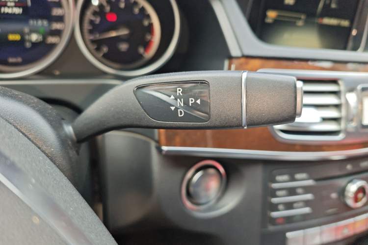 Used Mercedes-Benz E-Class 2015 Facelift E 260 L Luxury Edition