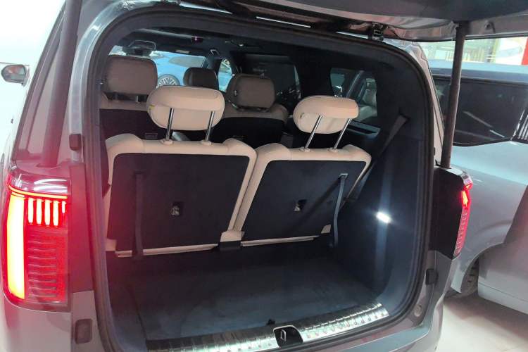 Used Zeekr 009 2024 Six-Seat Executive Version 4WD 108 kWh
