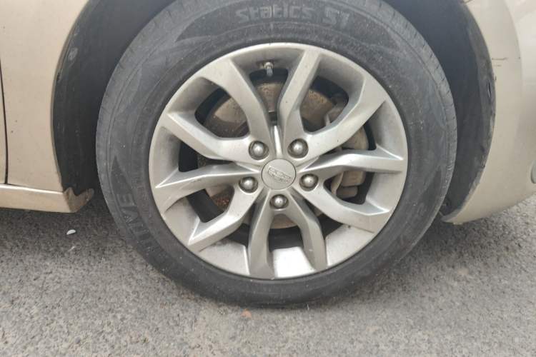 Used Geely Auto Emgrand GL 2017 1.3T Manual Elite Model Right Front Wheel Hub