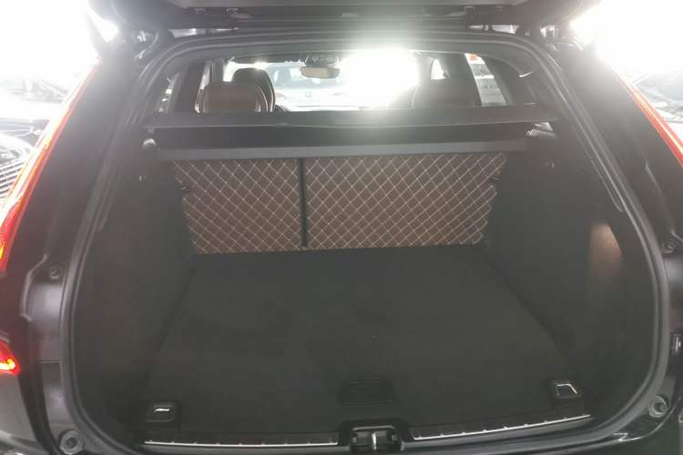 Used Volvo XC60 New Energy 2024 T8 Plug-in Hybrid Long-Range All-Wheel Drive Smart Luxury Edition
