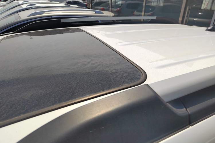 Used Kia Sportage 2013 2.0L Automatic Two-Wheel Drive GL Trim Roof