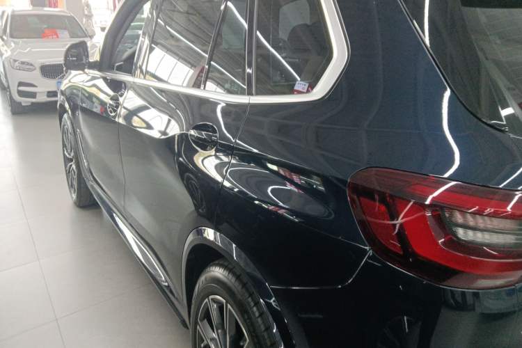 Used BMW X5 2022 xDrive 30Li M Sport Package
