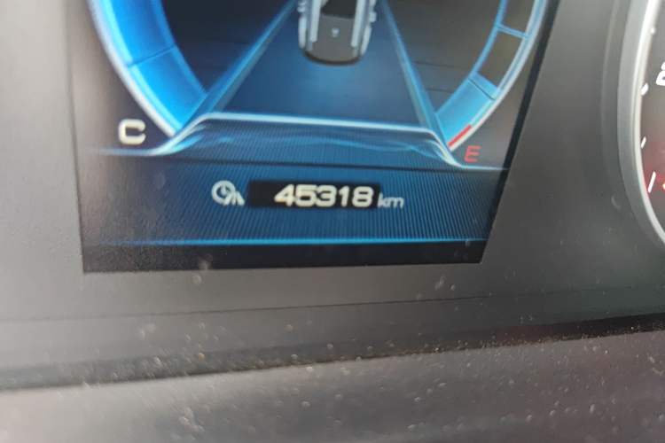 Used BYD Tang 2018 2.0T Automatic Smart Connect Prestige 7-Seater China V Standard Odometer Close Up