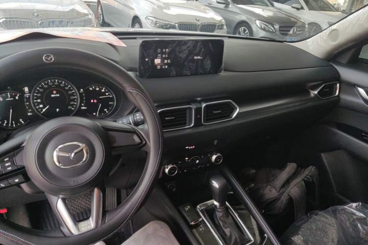 Used Mazda CX-5 2025 2.0L Automatic Two-Wheel Drive Comfort Version Center Console