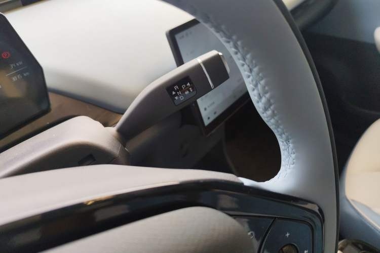 Used Chery QQ Little Ant 2024 Refreshed Version Youth Edition 321 km Beloved Edition 29.23 kWh Gear Lever