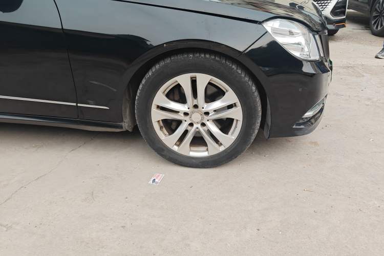 Used Mercedes-Benz E-Class 2010 E 300 L Fashion Model
