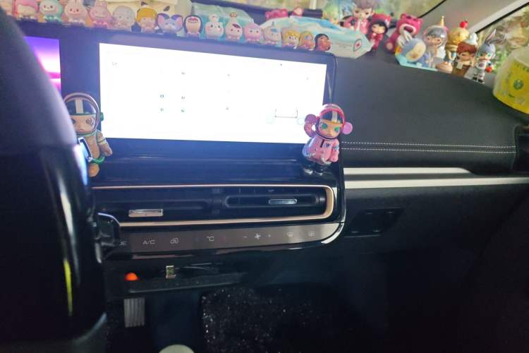 Used Baojun KiWi EV 2022 Artist Lite Edition Lithium Iron Phosphate