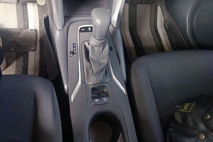 Used Toyota Corolla Cross 2024 2.0L Pioneer Edition Gear Lever