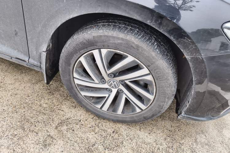 Used Volkswagen Lavida 2023 280TSI DSG Starry Sky Deluxe Edition Right Front Wheel Hub