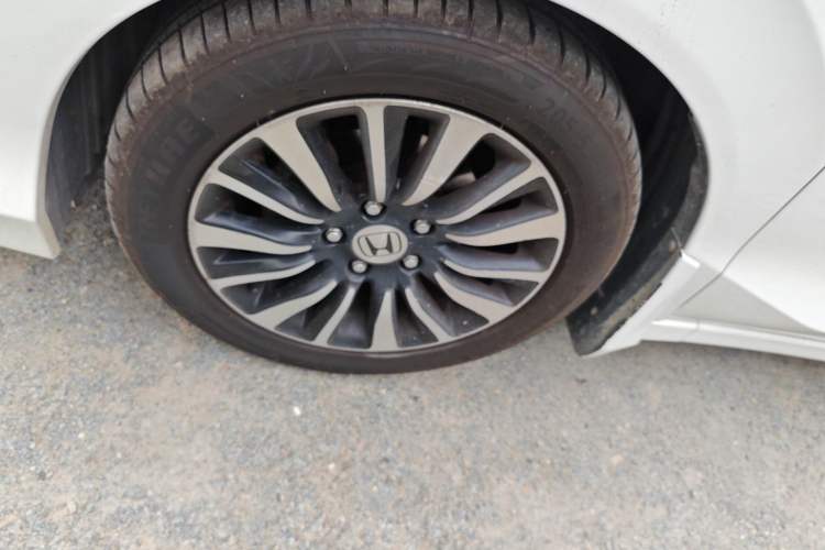 Used Honda Crider 2015 1.8L automatic comfort version Left Front Wheel Hub