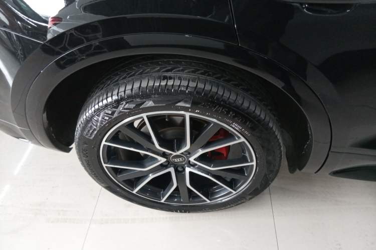 Used Audi Q5L 2024 40 TFSI Fashion Dynamic Model