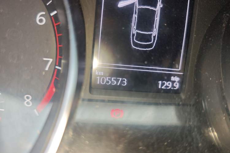 Used Volkswagen Magotan 2019 330TSI DSG Leading Model China VI Standard Odometer Close Up