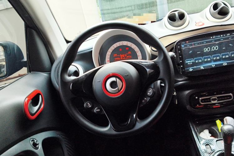 Used smart fortwo 2018 1.0L 52kW Hardtop Dynamic Version China V
