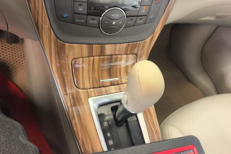 Used Nissan Sylphy 2014 1.6XV CVT Deluxe Edition
