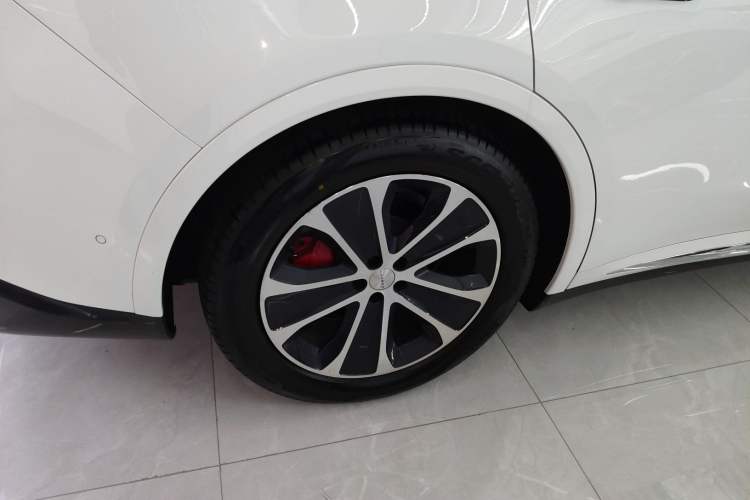 Used Hima Luxeed R7 2024 All-Electric 736 km Ultra Right Rear Wheel Hub