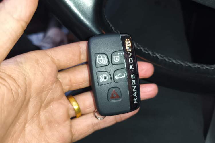 Used Land Rover Discovery 2010 5.0 V8 HSE Gasoline Model
