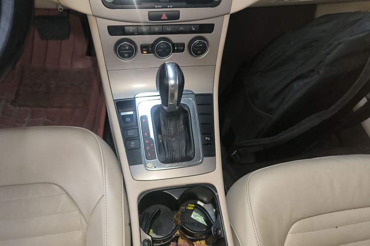 Used Volkswagen Magotan 2013 1.8TSI Luxury Model Gear Lever