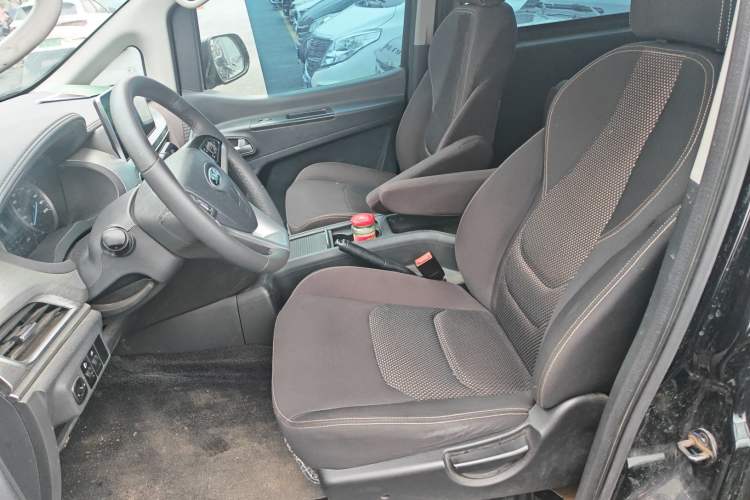 Used JAC Refine M3 2023 PLUS 1.5T 7/8-seater Smart Connectivity Version