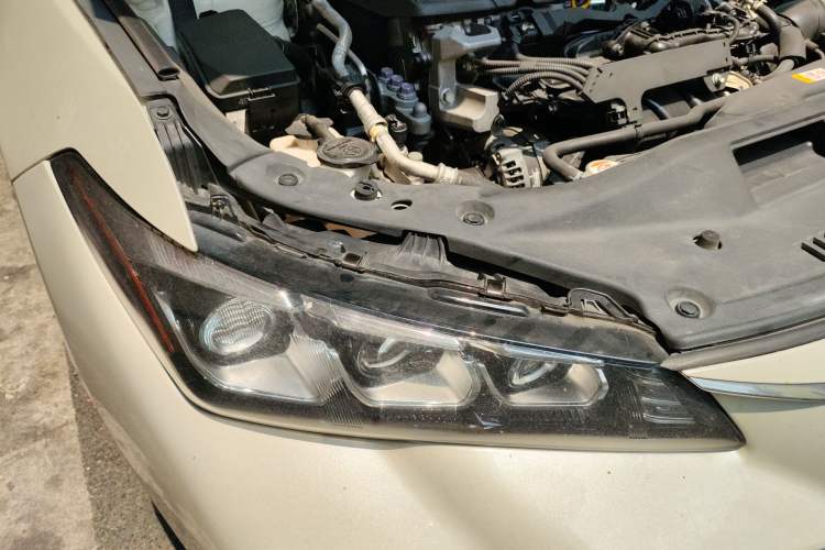 Used Toyota Avalon 2019 2.5L Ambition Version China V Standard Right Front Headlight