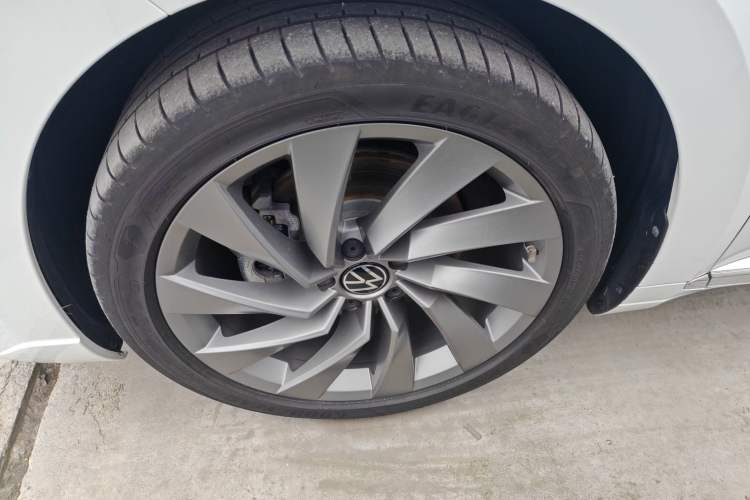 Used Volkswagen FAW-Volkswagen CC 2024 380TSI Striking All-Encompassing Edition Left Front Wheel Hub