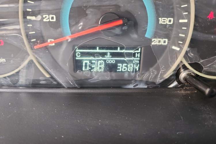 Used Wuling Rongguang New Truck 2023 1.5L Double-Cab Basic Version LAR Odometer Close Up