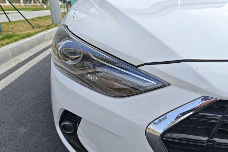 Used Hyundai Elantra (6th Generation / Lingdong) 2019 1.5L CVT ZhiXuan – Elite Version Right Front Headlight