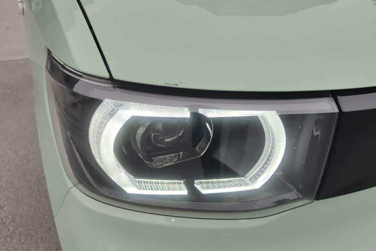 Used Wuling Hongguang MINIEV 2021 Macaron Premium Model – Lithium Iron Phosphate Right Front Headlight